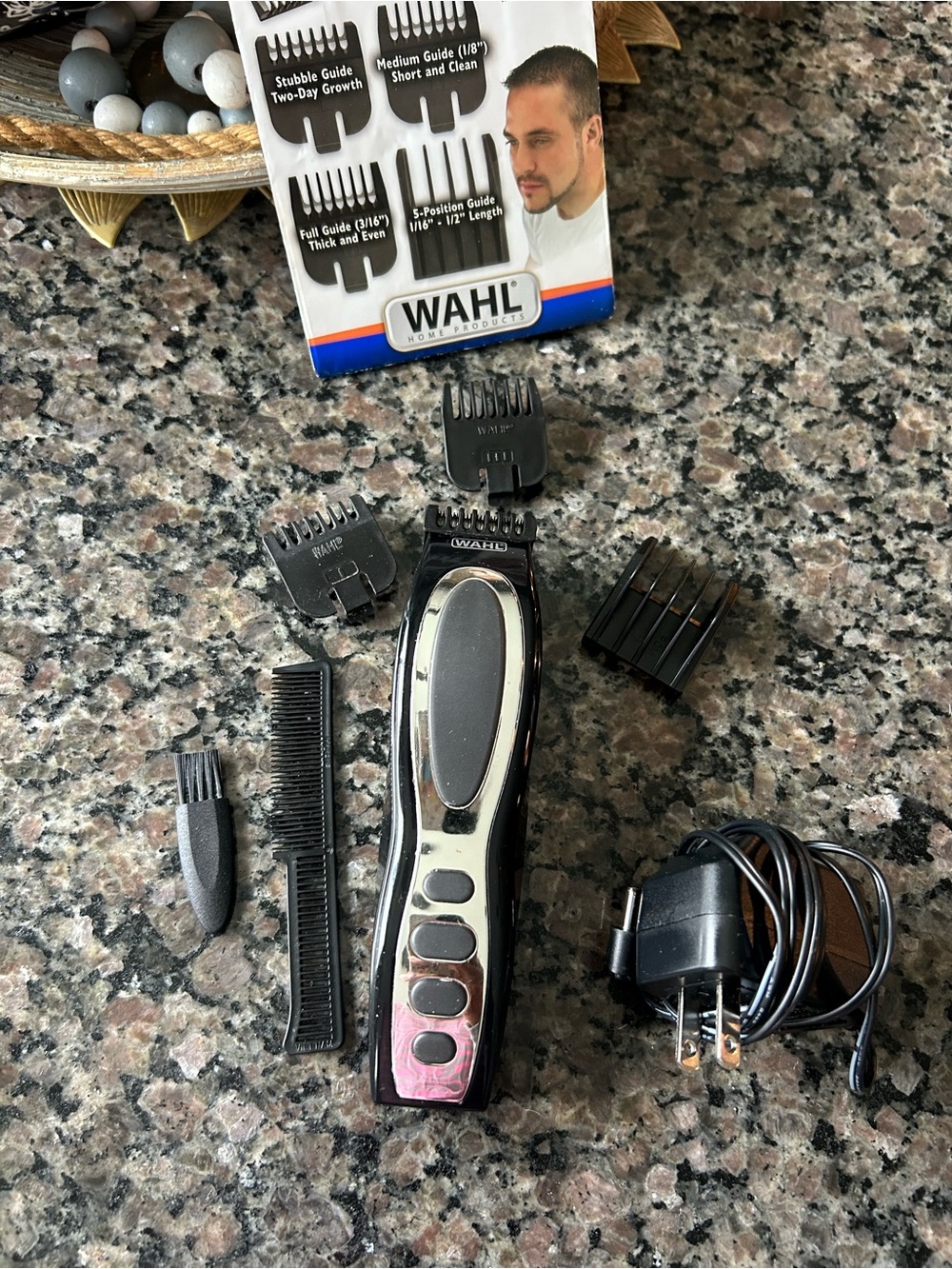 ✨ Wahl Black and Silver Cordless rechargeable beard Trimmer with Guide Combs